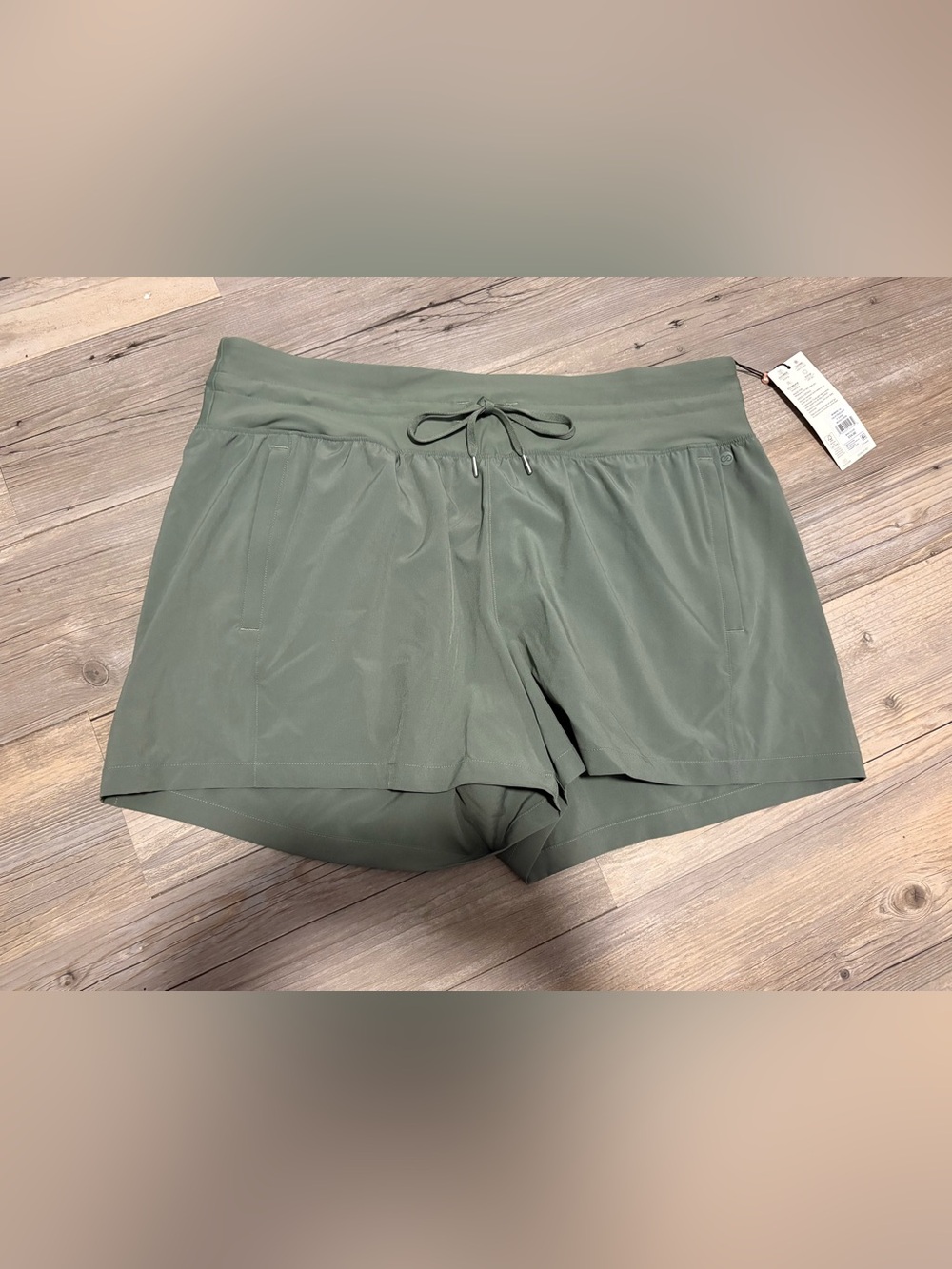 CALIA mid rise 4” inseam shorts XL new with tags